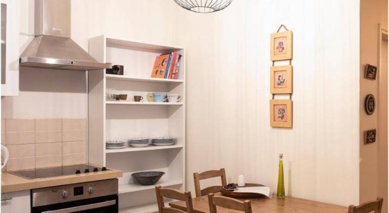 Apartment with 2 rooms for 5 persons — photo 3