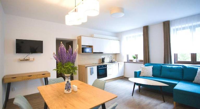 Serviced apartment with patio & yard — photo 3