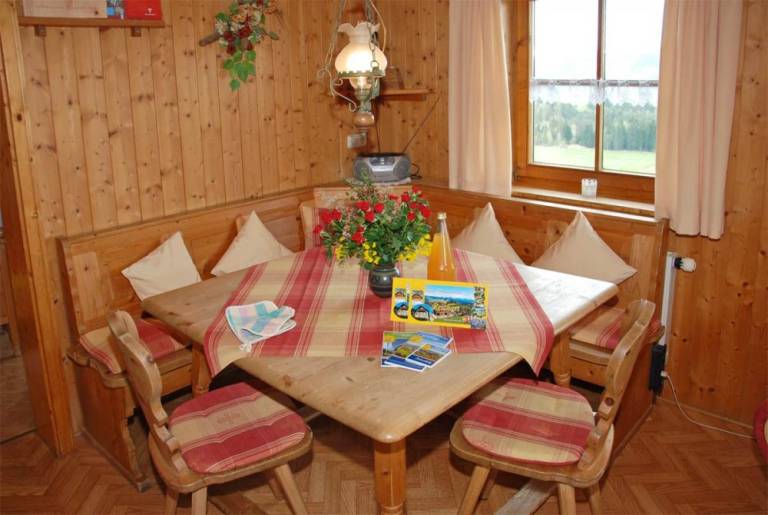 Child-friendly charming apartment with yard, grill & terrace | Mountain view | Pet-friendly — photo 5