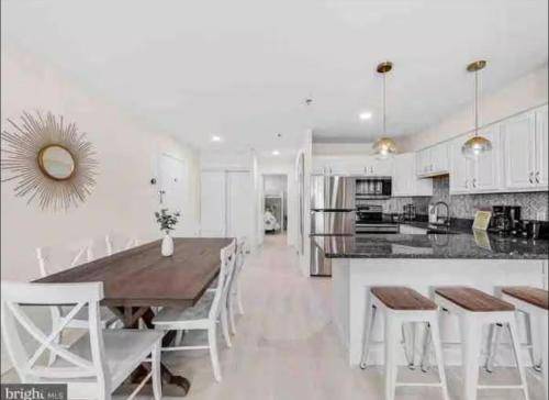 Modern Renovated Condo - 90 Steps to Beach - OCMD — photo 2