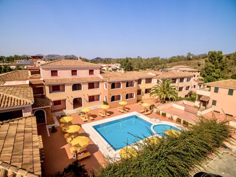 Family-oriented charming apartment with pool | Pets are welcome in Teo