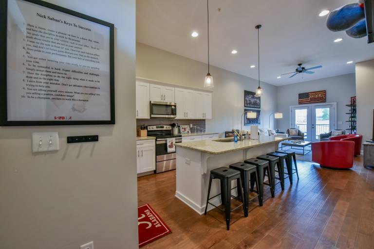 Condo with garden | City view — photo 3