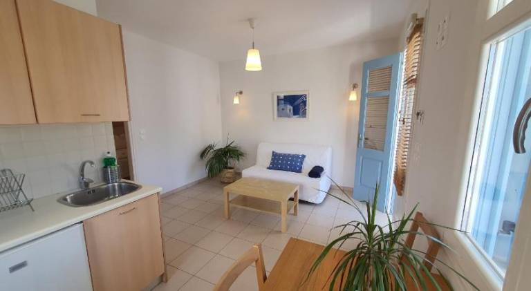 Rental apartment with yard & terrace — photo 3
