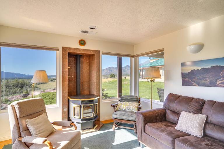 Zion Mountain Guest House w/ Canyon Vistas! — photo 5