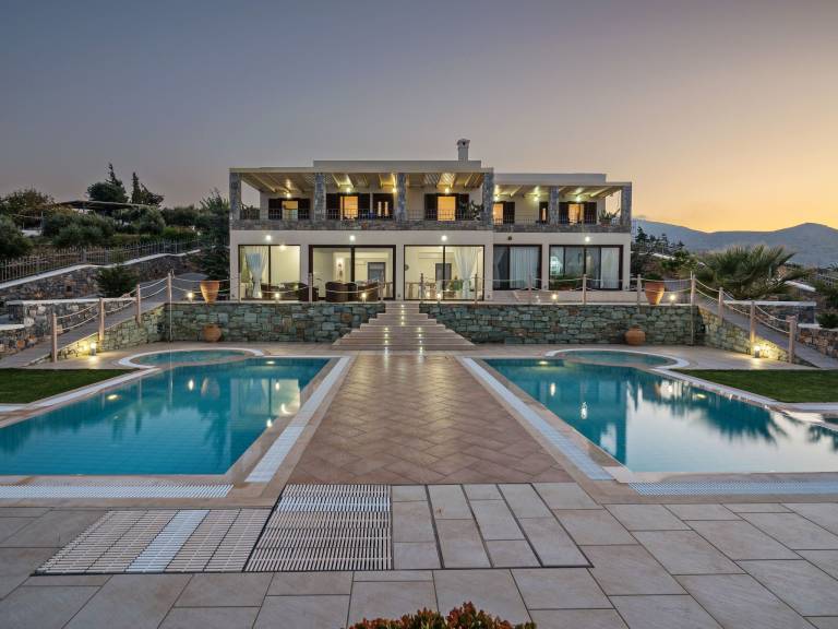 Ferienhaus in Gazi, Kreta für max. 23 Personen Ferienhaus in Gazi, Kreta für max. 23 Personen