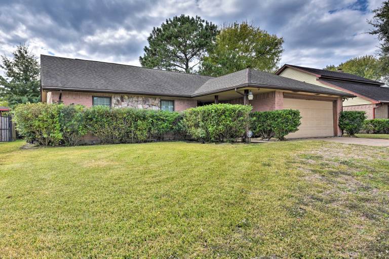 Pet-Friendly Missouri City Home w/ Fenced-In Yard! — photo 3