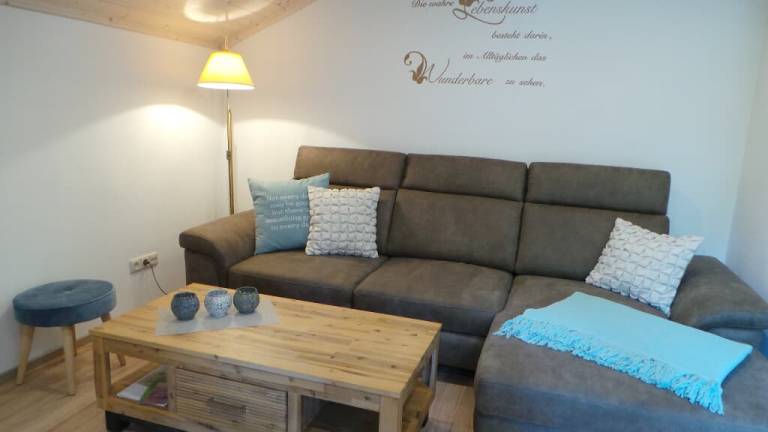 Family-friendly rental apartment with yard, barbeque & patio | Garden view | Pet-friendly — photo 5