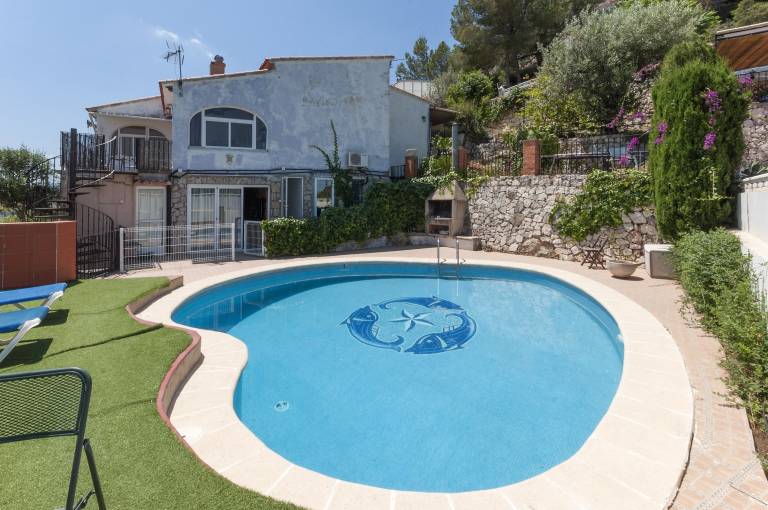 Villa with garden, patio & barbeque — photo 4
