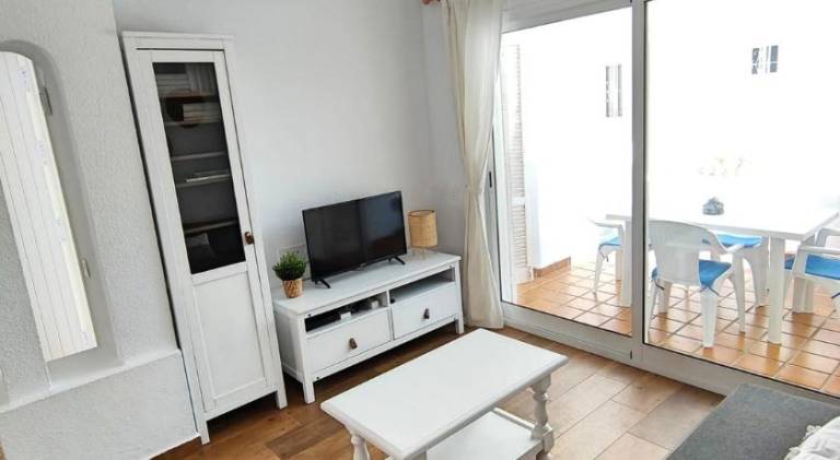 Holiday apartment with patio & pool | Beach nearby | Dogs allowed — photo 2
