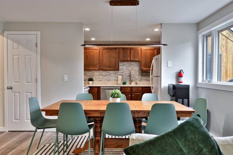 Trailside Six: Ski-On/Off Condo for 8 with Private Hot Tub & Sauna. Ski Deals Too. — photo 3