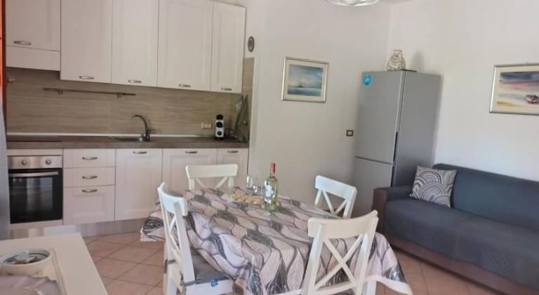 Rental apartment with patio & yard — photo 4