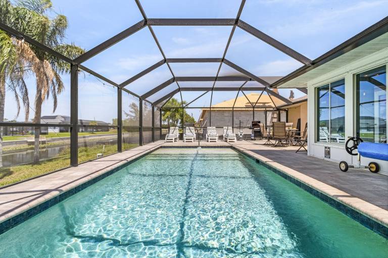 Vacation home with private pool & BBQ — photo 3