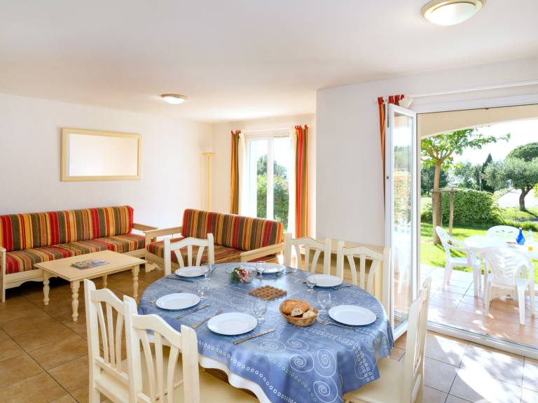 House with patio & pool | Dogs allowed — photo 5