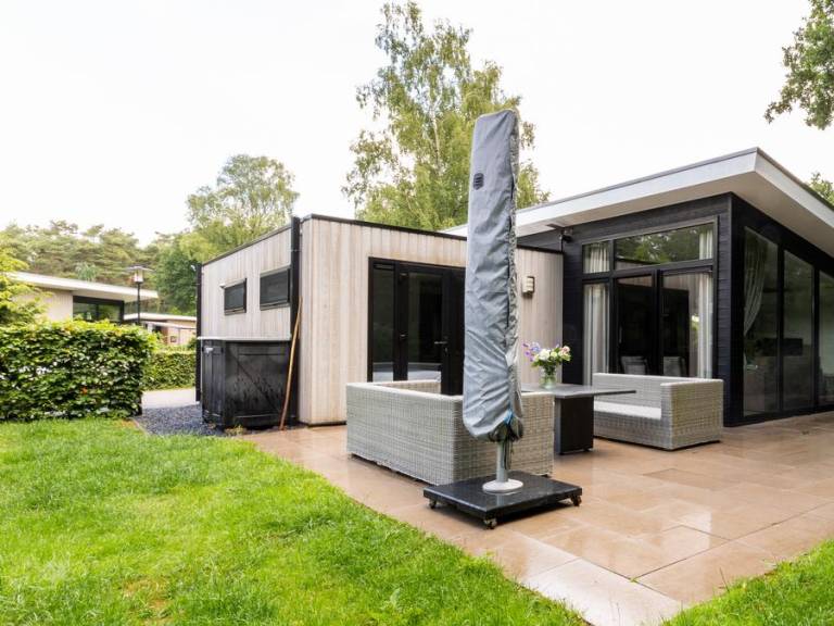 Kinderfreundlicher Bungalow mit Terrasse, Garten und beheiztem Pool | Haustierfreundlich
