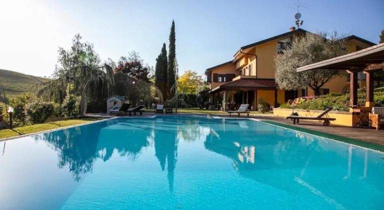 Apartment with pool in Alessandria