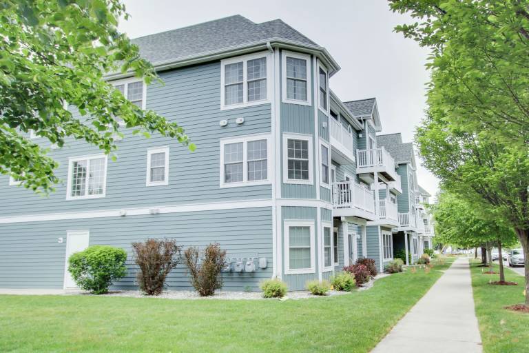 Condo  Greilickville