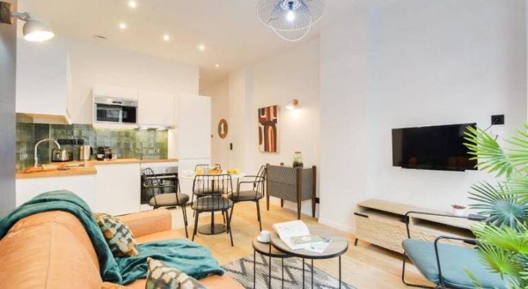 Holiday apartment with 1 room for 4 persons in Pantin