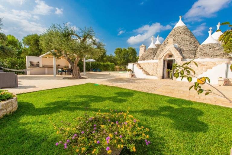 Children-friendly wonderful villa with private pool & yard | Pets are welcome — photo 4