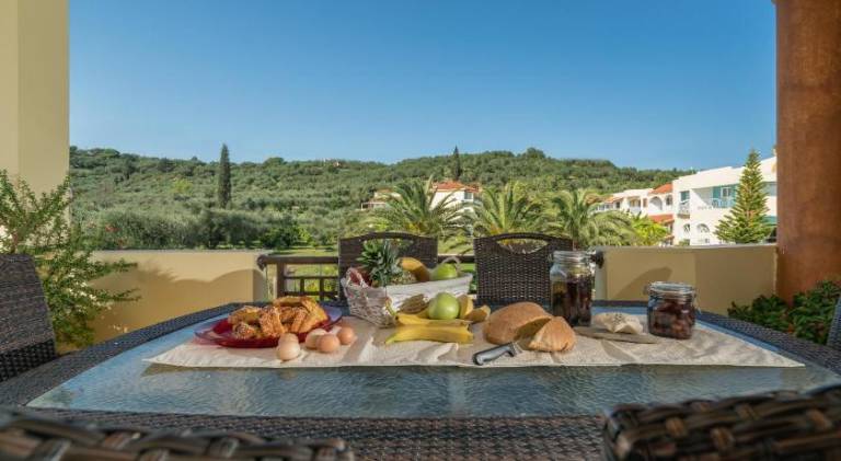 Athena's Holiday Home - Ideal for large groups, by ZanteWize in Zakynthos