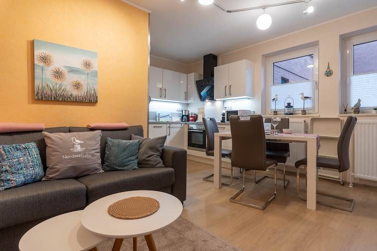 Holiday apartment with yard — photo 4