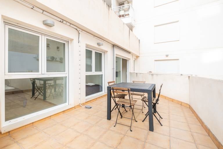 Aparthotel with patio — photo 5
