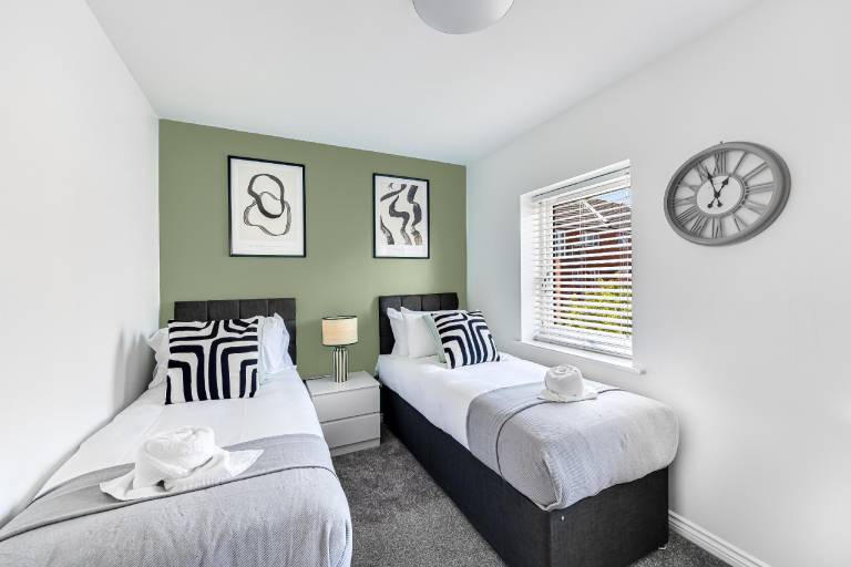 House with 2 rooms for 5 persons in Milton Keynes
