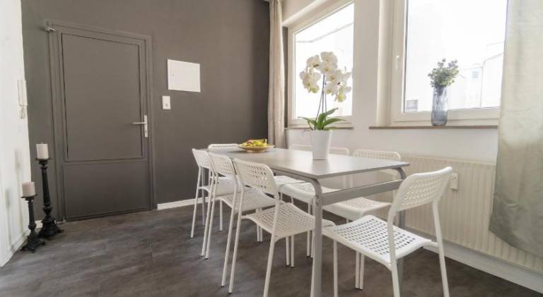 Zentrale Wohnung bis 10 Personen — photo 5