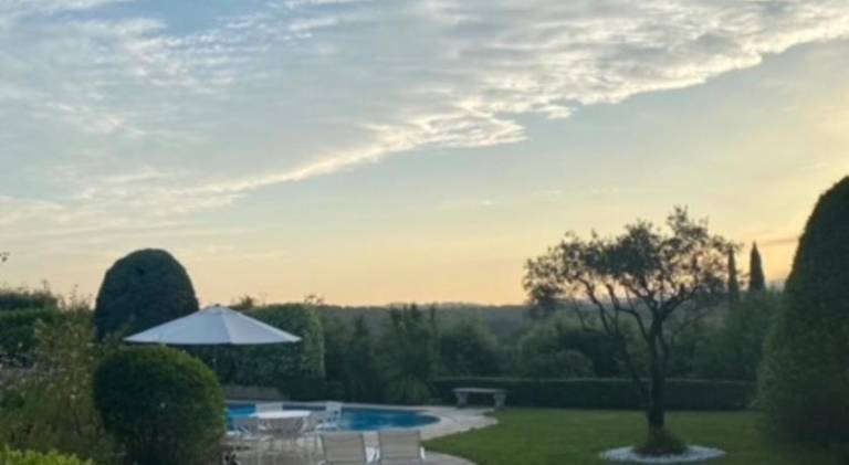 Ample villa with patio & private pool | Pets allowed in Valbonne