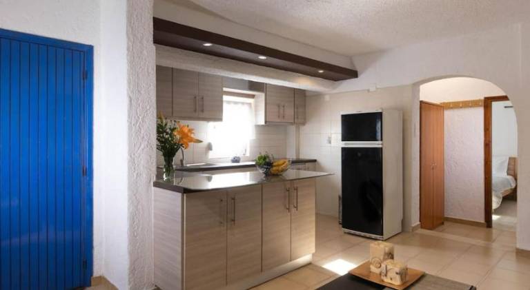 Lovely apartment with terrace & yard | Close to the beach | Pets allowed in Ierapetra