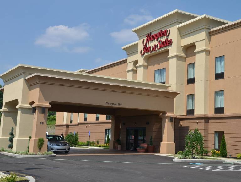 Hampton Inn & Suites Sharon in Hermitage, PA
