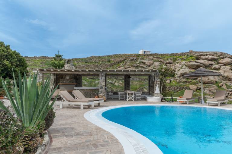 Holiday apartment with garden & pool | Sea view — photo 2