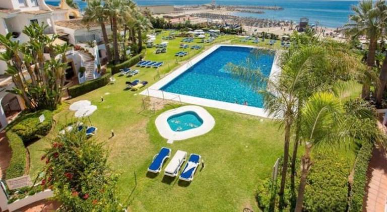 Rental apartment with jacuzzi, yard & private pool | Suitable for remote work — photo 4