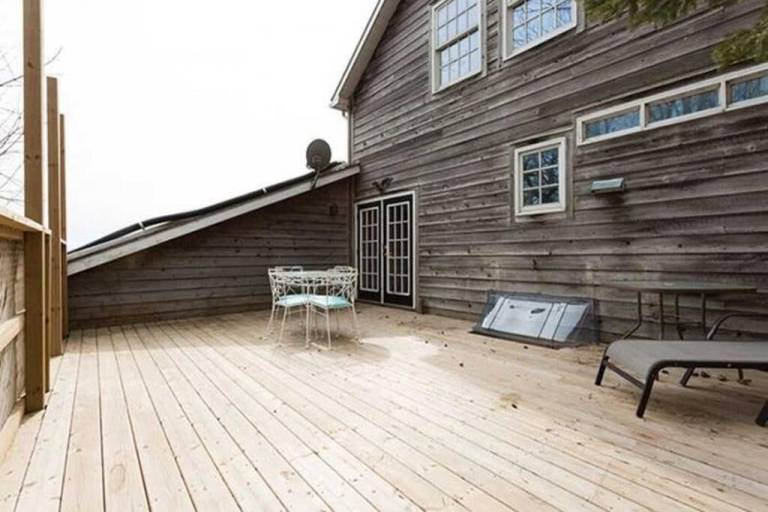 Cabin  Port Stanley