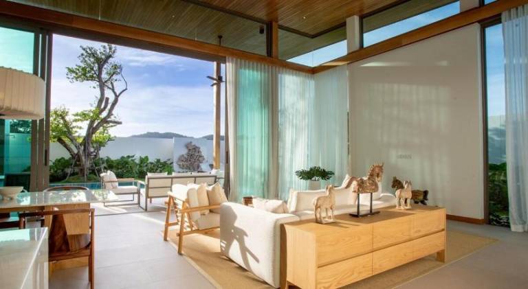 Villa with pool — photo 3