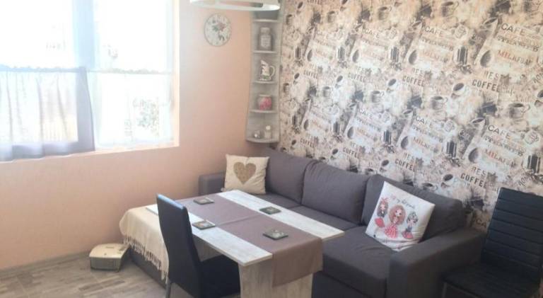 Holiday apartment with pool in Sunny beach