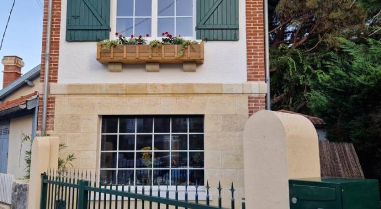 Fully equipped vacation home with jacuzzi, barbeque & yard | Close to the beach | Pet-friendly in Arcachon