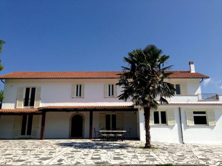 Villa Atina
