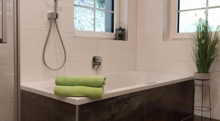 Holiday apartment with jacuzzi — photo 2