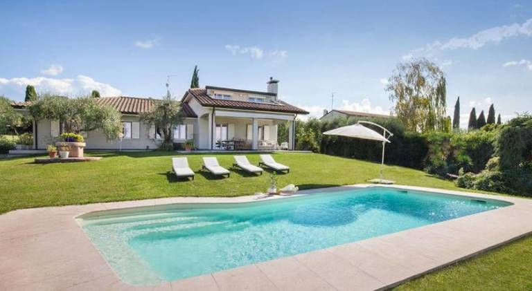 Charming villa with pool | Pets allowed in Affi