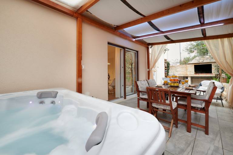 Apartment Boris (ST) - Two Bedroom Apartment with Terrace and Jacuzzi — photo 2
