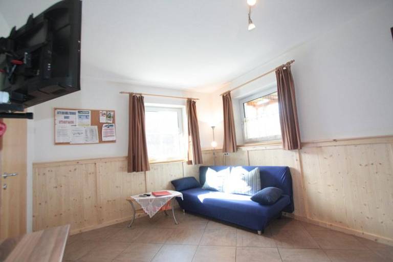 Rental apartment with patio & garden — photo 2