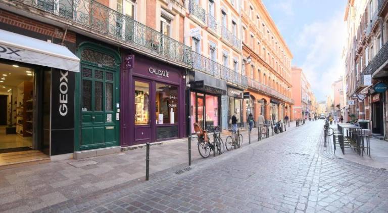 Expat renting - Le Cyrano - Hyper centre - Wifi — photo 5