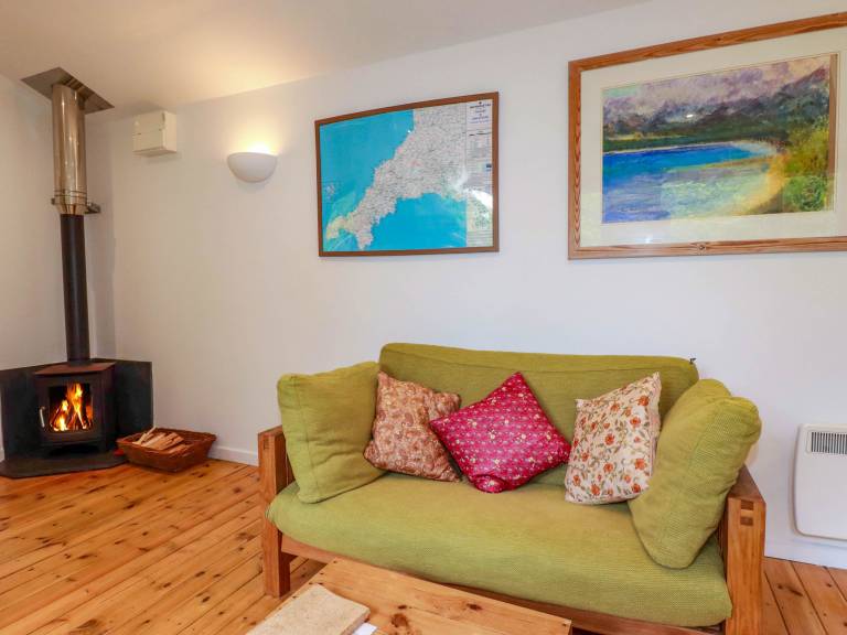 Cottage with barbeque, hot tub & garden | Pets allowed — photo 4