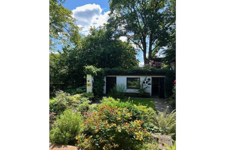 House with yard, patio & barbecue | Pets are welcome — photo 5