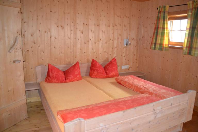 Family-friendly charming vacation home with patio | Mountain view | Close to the ski | Pets are welcome in Kufstein