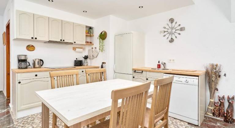 Rental apartment with 3 rooms for 6 persons — photo 4