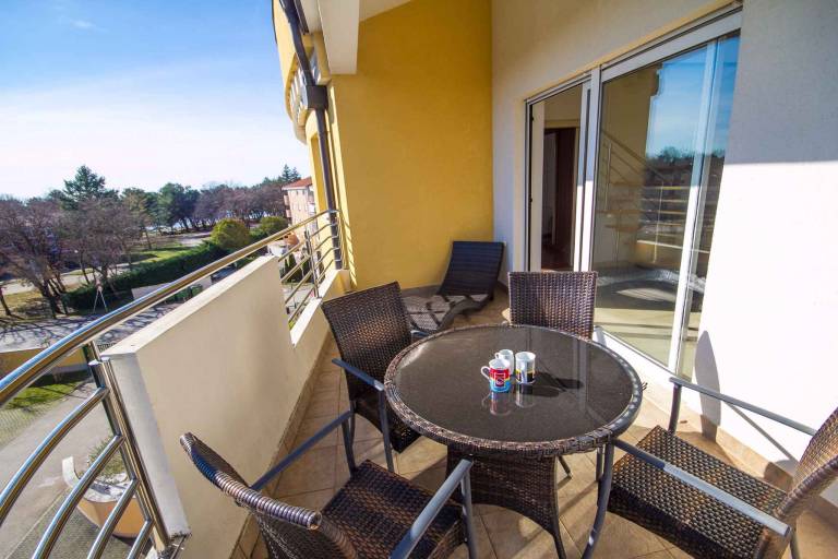 Holiday apartment with children's playground, close to the beach — photo 5