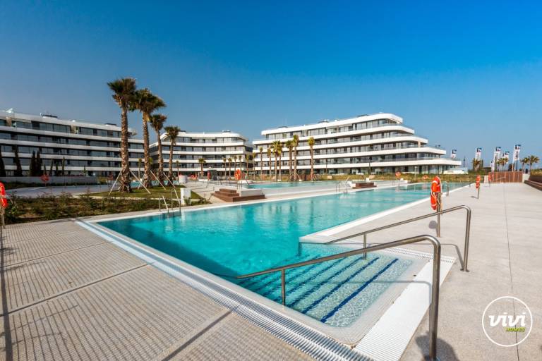 Apartment with terrace, yard & pool | Mountain view in Torremolinos