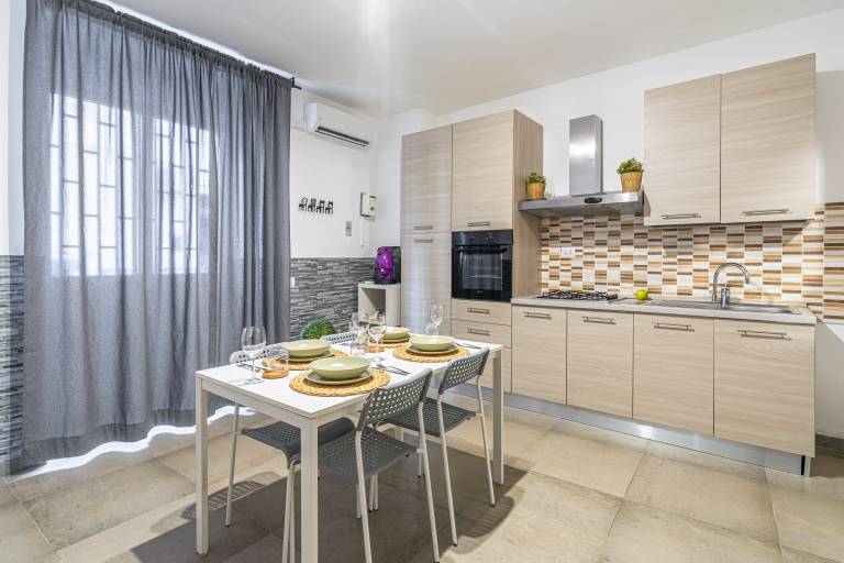 Charming holiday apartment with fast internet | Next to Catania Cathedral | City view | Pets allowed — photo 5