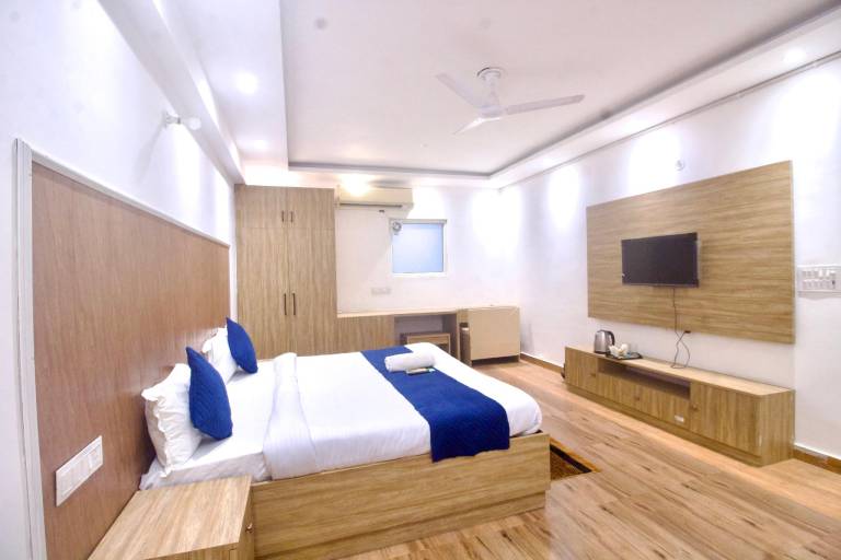 Golden Leaf Inn - Noida — photo 3